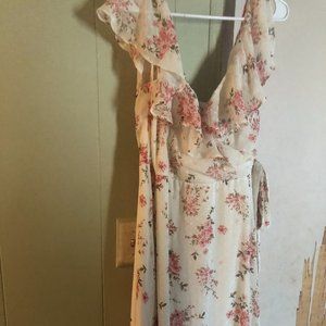 I am selling a beautiful dress